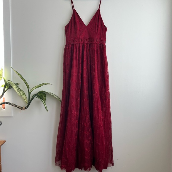 Dresses & Skirts - Crimson Lace Maxi Dress